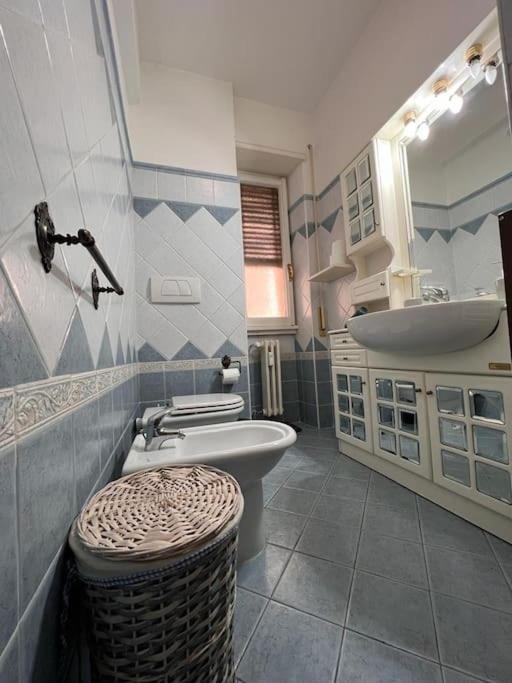 Center Rome A Pochi Passi Dal Colosseo Apartment Bagian luar foto