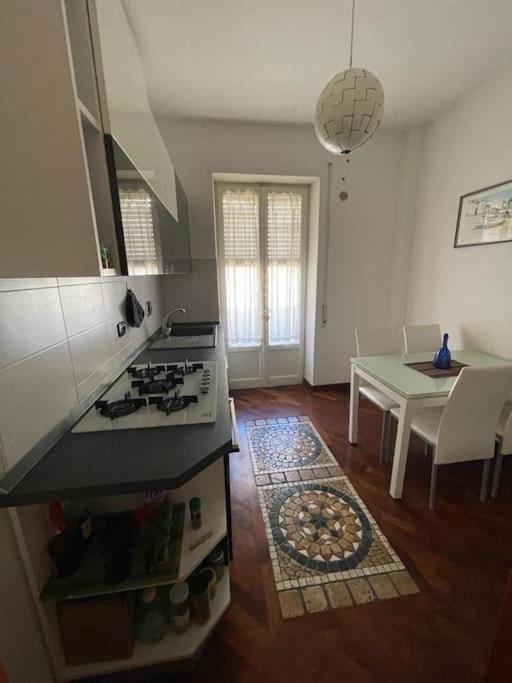 Center Rome A Pochi Passi Dal Colosseo Apartment Bagian luar foto