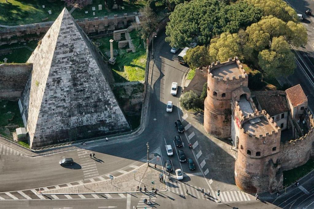 Center Rome A Pochi Passi Dal Colosseo Apartment Bagian luar foto