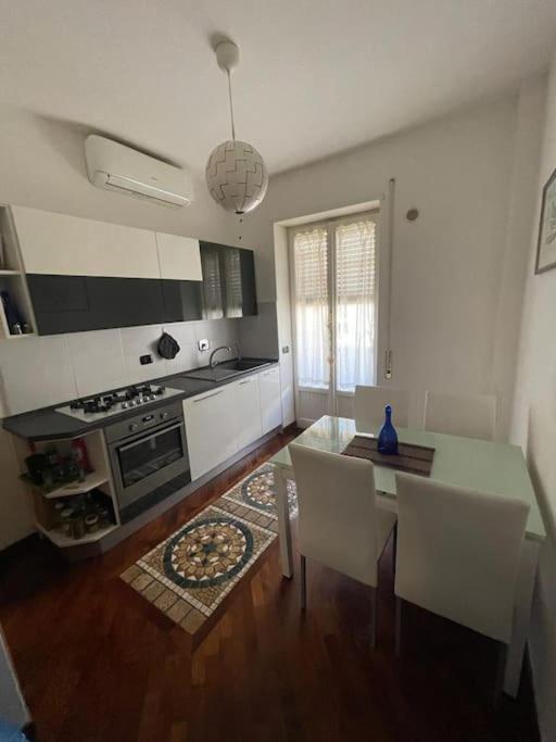 Center Rome A Pochi Passi Dal Colosseo Apartment Bagian luar foto